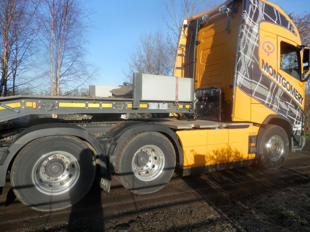WSI WSI Volvo FH05 6x2 + 4-axle lowbed trailer K.T.  MONTGOMERY SCOTLAND