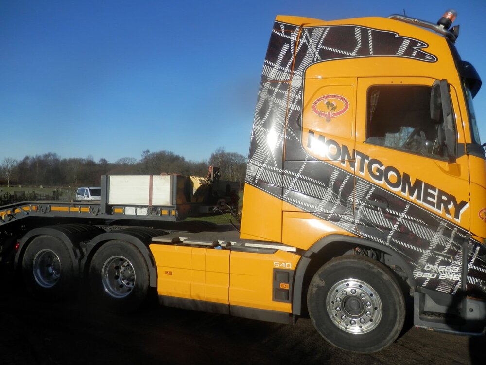 WSI WSI Volvo FH05 6x2 + 4-axle lowbed trailer K.T.  MONTGOMERY SCOTLAND