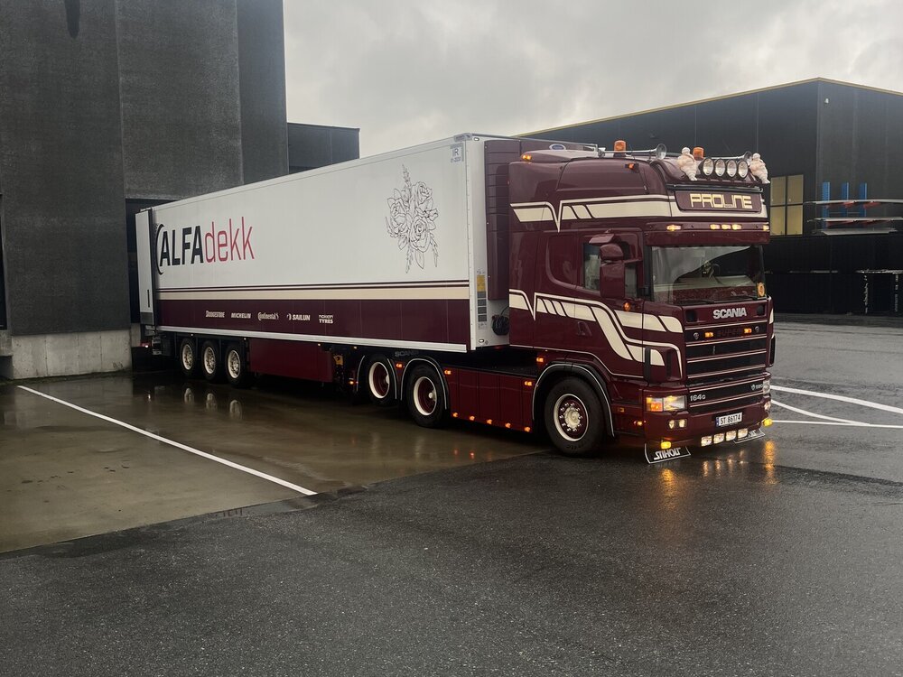 Tekno Tekno Scania 164G-580 Topline met 3-assige koeloplegger PROLINE