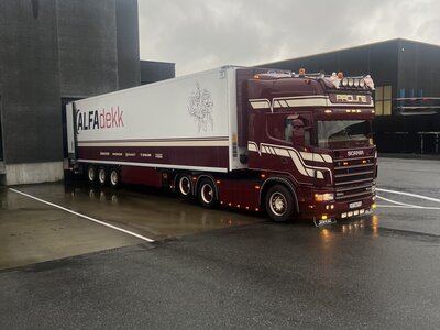 Tekno Tekno Scania 164G-580 Topline met 3-assige koeloplegger PROLINE