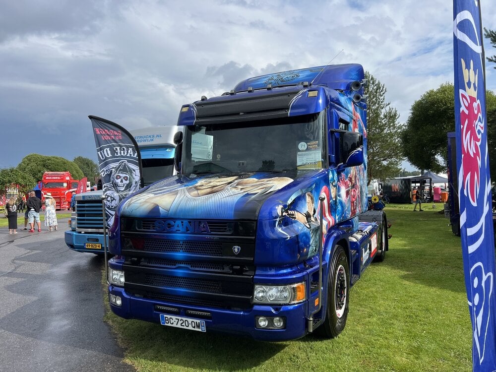 Tekno Tekno Scania 4-serie Torpedo 4x2 GARAGE DU MIDI "SUPERHEROES"