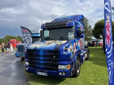 Tekno Tekno Scania 4-serie Torpedo 4x2 GARAGE DU MIDI "SUPERHEROES"