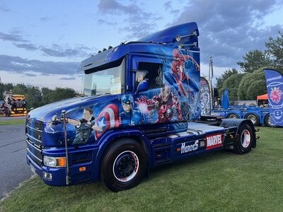 Tekno Tekno Scania 4-serie Torpedo 4x2 GARAGE DU MIDI "SUPERHEROES"