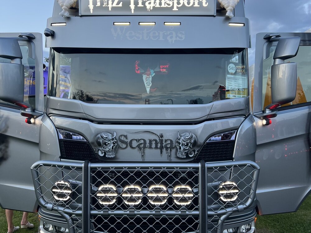 Tekno Tekno Scania Next Gen R-Highline 8x4 hooklift wit container THIZ