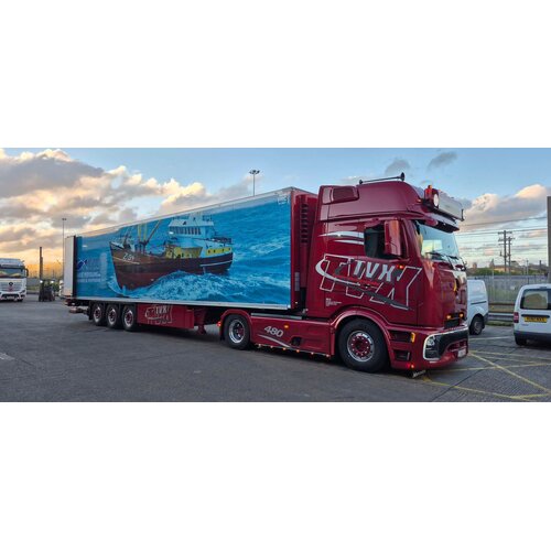 Tekno Tekno Mercedes-Benz Actros ProCabin 4x2 met 3-assige koeloplegger TVX