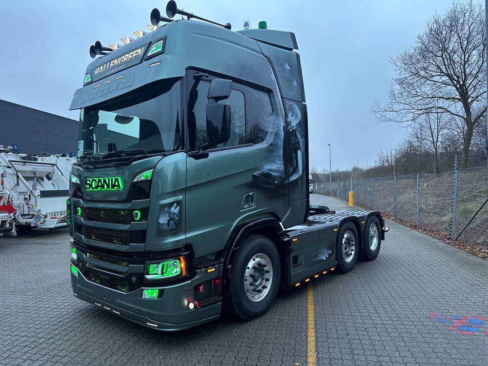 Tekno Tekno Scania NGR Highline 6x2 voorloper HALLENGREEN