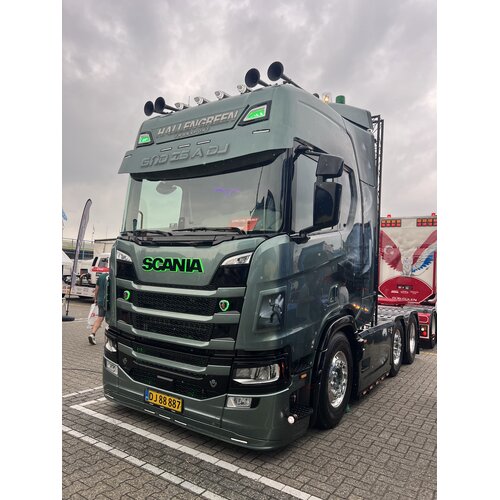 Tekno Tekno Scania NGR Highline 6x2 voorloper HALLENGREEN