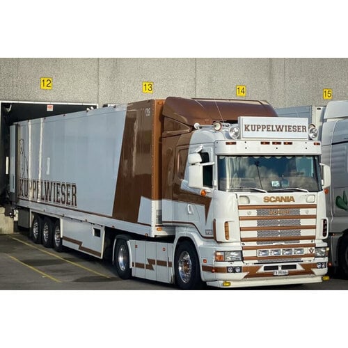 WSI WSI Scania 4-serie flat roof 4x2 met 3-assige koeloplegger KUPPELWIESER
