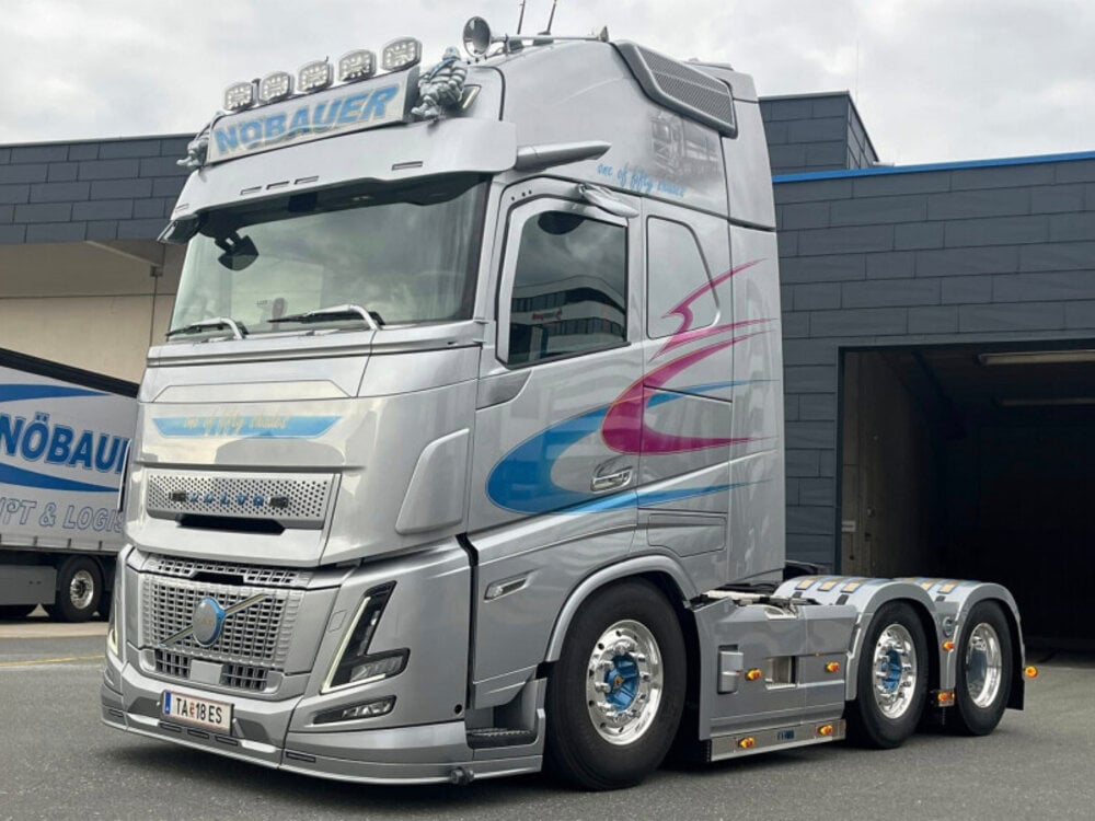 WSI WSI Volvo FH Aero Globetrotter XL 6x2 NÖBAUER TRANSPORT