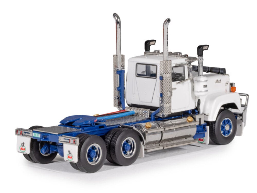 Drake models Drake Mack day cab series 1 WHITE/ BLUE
