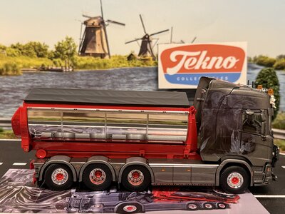 Tekno Tekno Scania Next Gen R-Highline 8x4 haakarm met asfaltcontainer THIZ