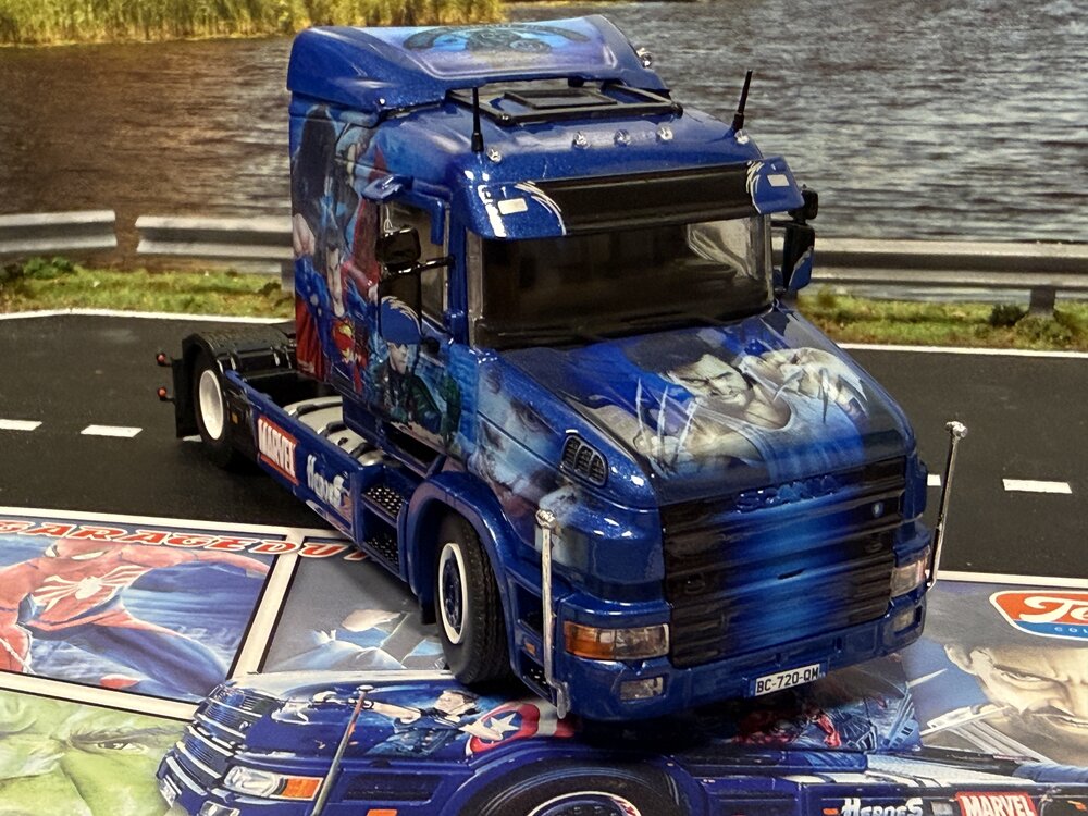 Tekno Tekno Scania 4-serie Torpedo 4x2 GARAGE DU MIDI "SUPERHEROES"