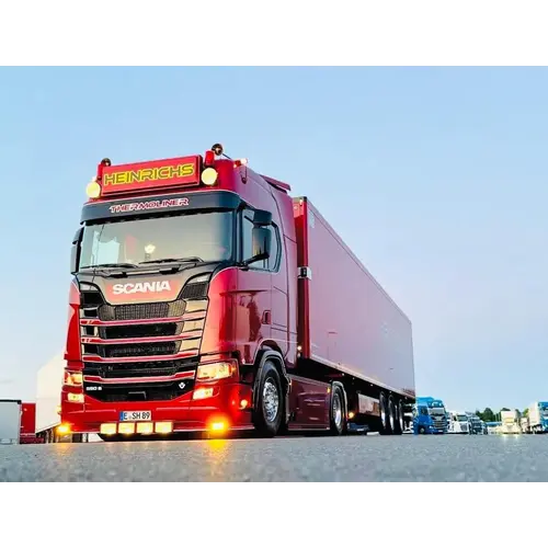Tekno Tekno Scania NGS Highline 4x2 with 3-axle reefer trailer HEINRICHS