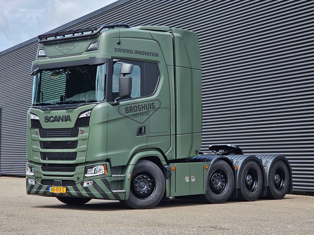 Tekno Tekno Scania NGS Highline 8x4 met 3-bed-5 dieplader BROSHUIS