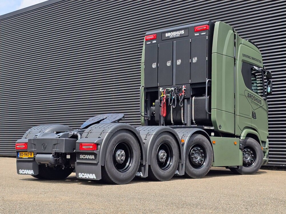 Tekno Tekno Scania NGS Highline 8x4 with 3-bed-5 lowloader BROSHUIS