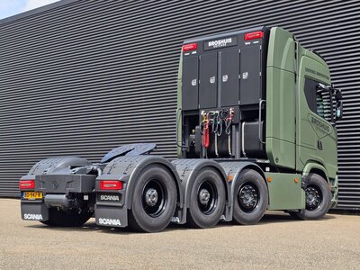 Tekno Tekno Scania NGS Highline 8x4 with 3-bed-5 lowloader BROSHUIS