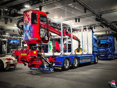 Tekno Tekno Scania R6 Streamline Highline Houtcombi met 3-assige wipkar ALLAN CARTNER