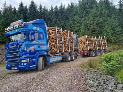 Tekno Tekno Scania R6 Streamline Highline Houtcombi met 3-assige wipkar ALLAN CARTNER