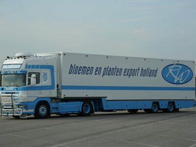 Tekno Tekno Scania 4-serie 4x2 tractor with 2-axle reefer trailer WAASDORP