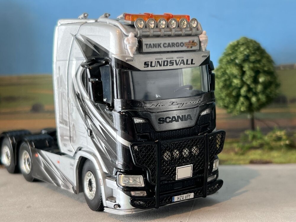 WSI WSI Scania S Highline 6x2 TANK CARGO