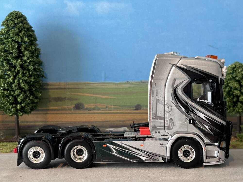 WSI WSI Scania S Highline 6x2 TANK CARGO