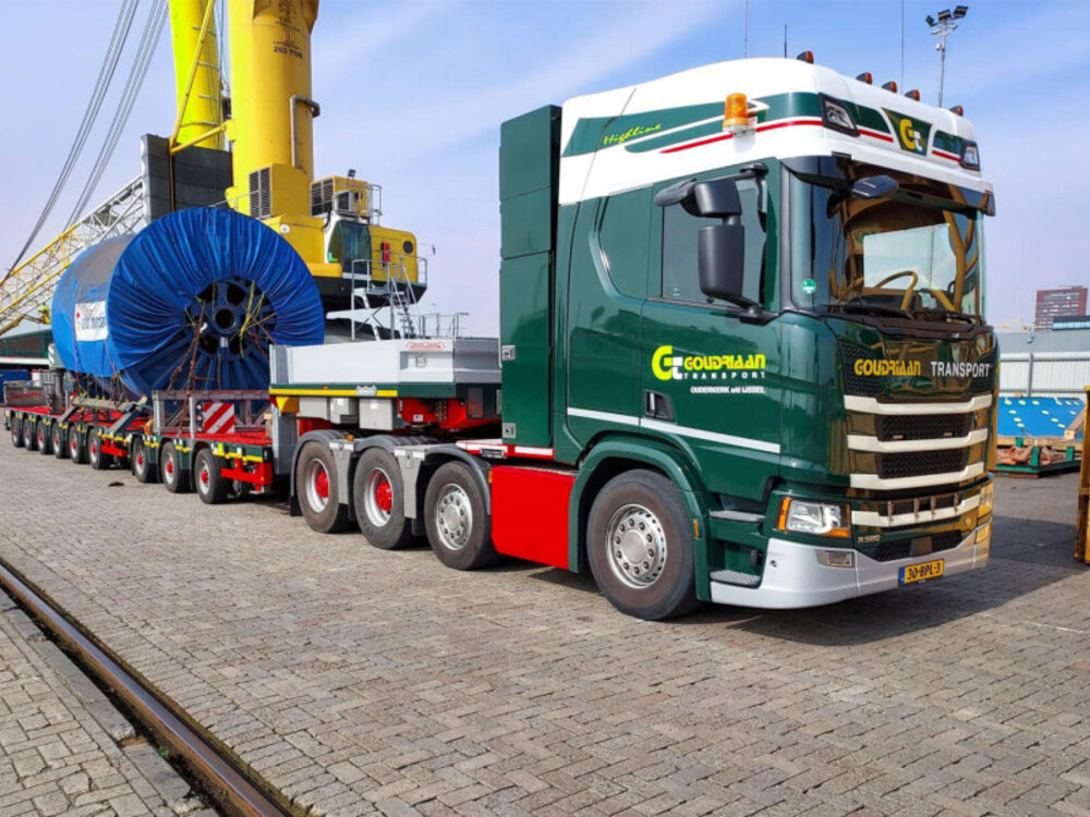 WSI WSI Scania SR Highline 8x4 with 6-axle manoovr + 3-axle Dolly GOUDRIAAN