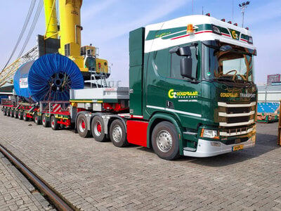 WSI WSI Scania R Highline 8x4 met 6-assige manoovr + 3-assige Dolly GOUDRIAAN