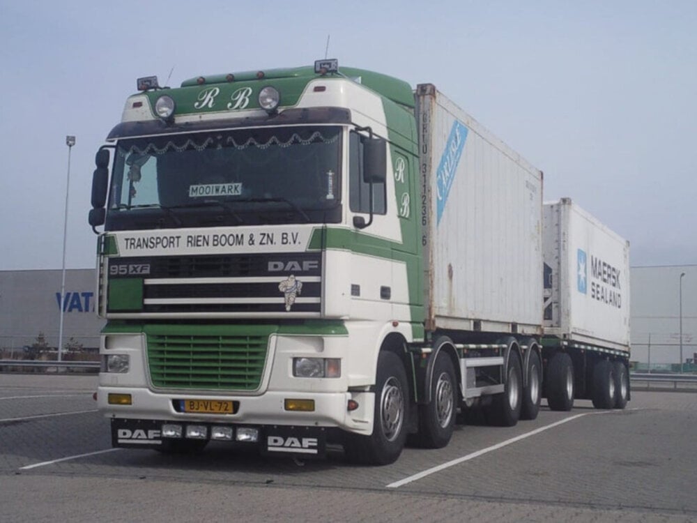 WSI WSI DAF 95XF 8x2 with 7-axle container combi + 2x 20ft container RIEN BOOM