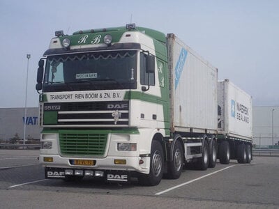 WSI WSI DAF 95XF 8x2 with 7-axle container combi + 2x 20ft container RIEN BOOM