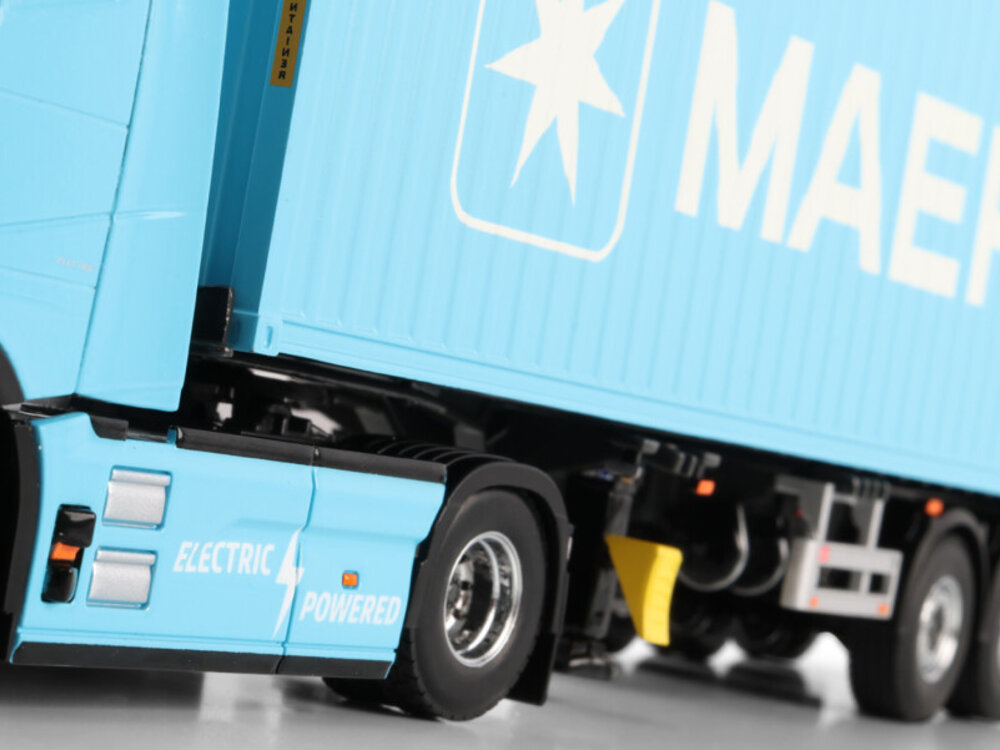 WSI WSI Volvo FH Aero Globetrotter Electric 4x2 + 3-axle container trailer + 40ft. container MAERSK