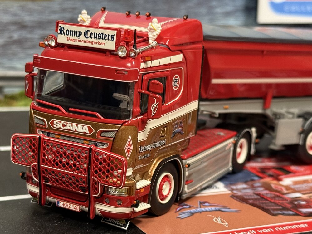 Tekno Tekno Scania R Lowline 4x2 with 3-axle tipper trailer RONNY CEUSTERS