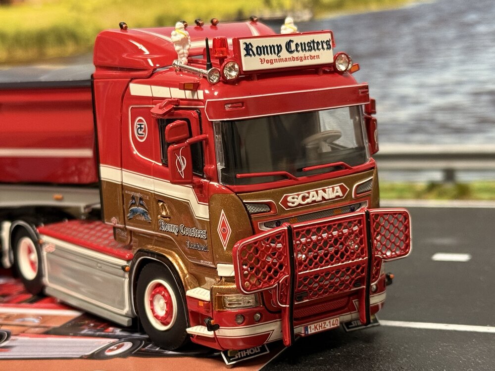 Tekno Tekno Scania R Lowline 4x2 with 3-axle tipper trailer RONNY CEUSTERS