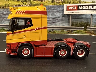 WSI WSI DAF XG+ 6x2 BKP CARGO