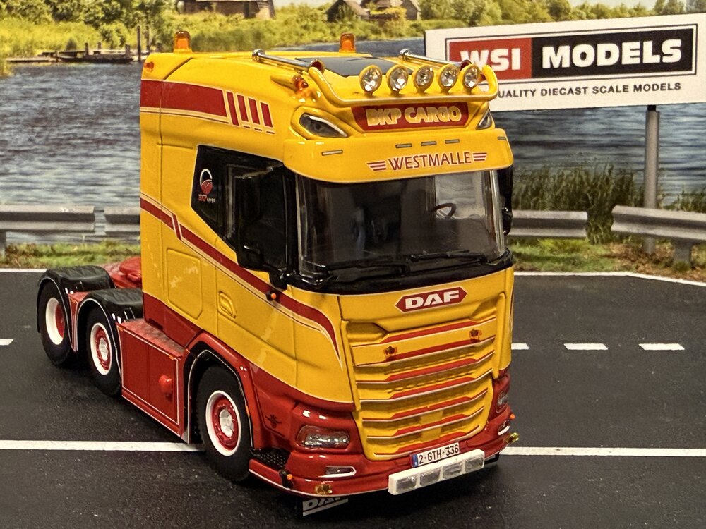 WSI WSI DAF XG+ 6x2 BKP CARGO