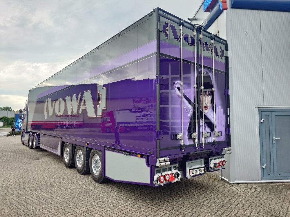 Tekno Tekno Scania NGR Highline 6x2 sleepas trekker met 3-assige koeloplegger VOWA - ULTRAVIOLET