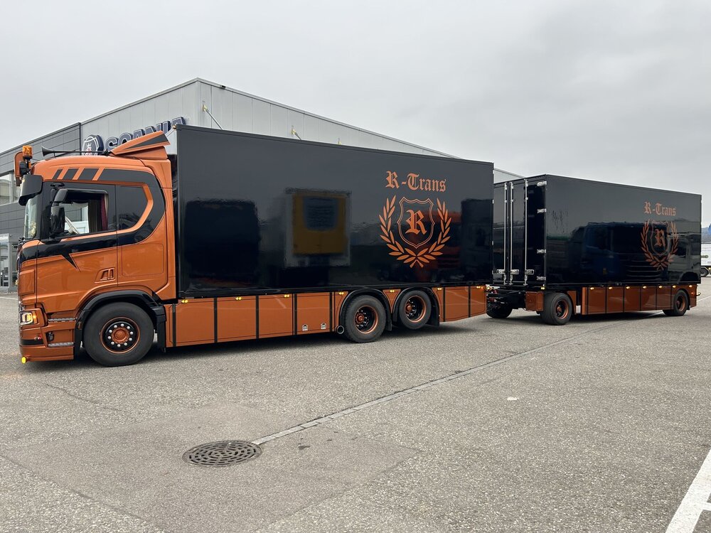 Tekno Tekno Scania NGR Normal Roof rigid truck with 3-axle trailer R-TRANS
