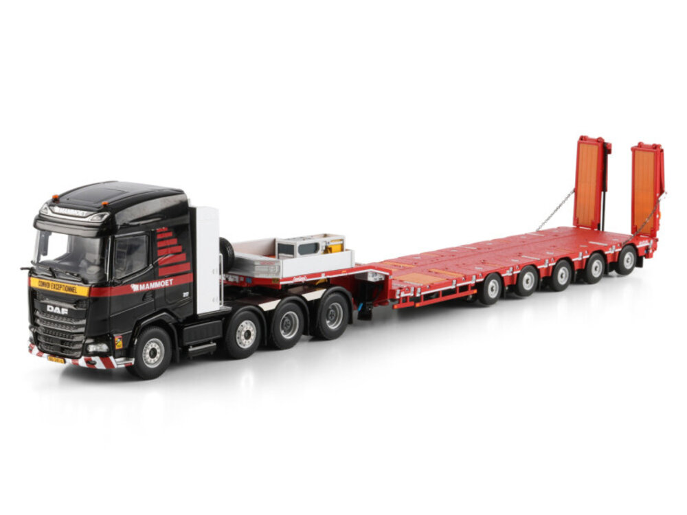 Mammoet store WSI DAF XG 8x4 with 5-axle Manoovr MAMMOET