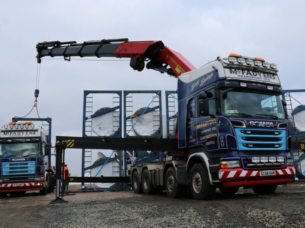 WSI WSI Scania R6 Topline 8x4 with 4-axle semi lowloader + Palfinger PK 150002 SH MC FADYENS