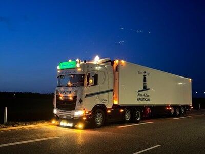 Tekno Tekno Scania Next Gen S500 met 3-assige koeloplegger KASPER M. LARSEN