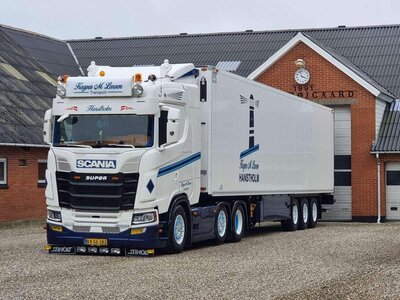 Tekno Tekno Scania Next Gen S500 with 3-axle reefer trailer KASPER M. LARSEN