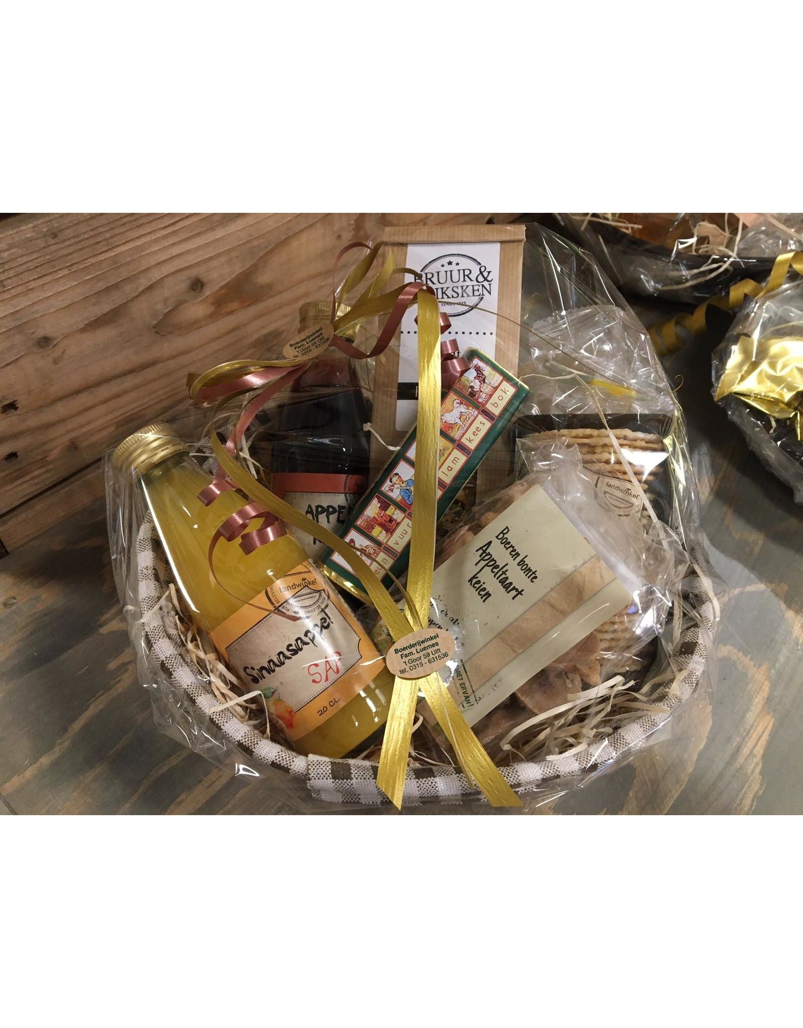 Kerstpakket met streekproducten Landwinkel Luemes