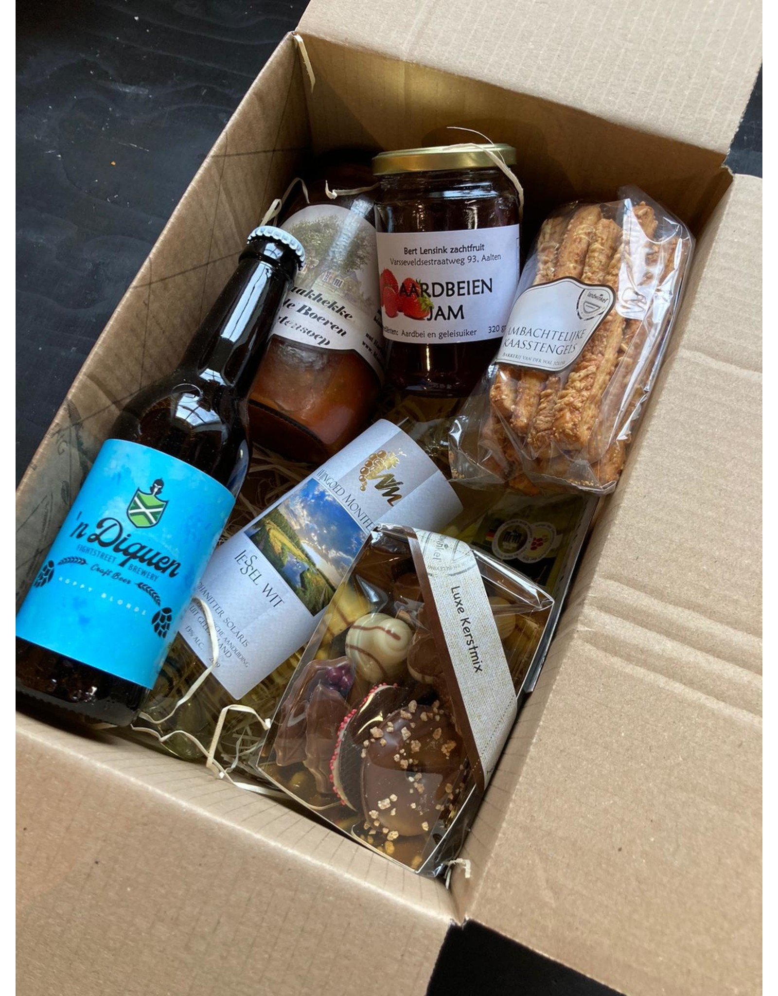 Kerstpakket met streekproducten Landwinkel Luemes