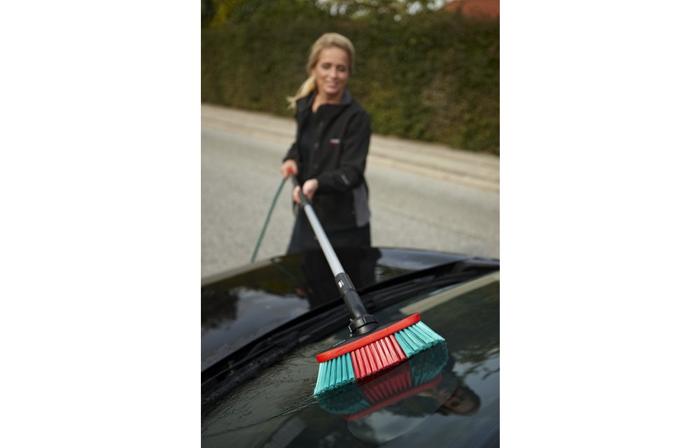 Vikan Autobürste mit Wasserdurchlauf und Drehgelenk, 250 mm, Weich/gesplisst, Schwarz