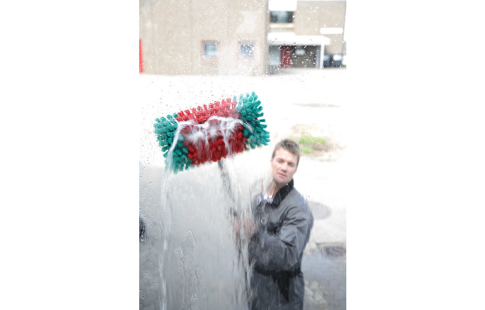 Vikan High/Low, Autowaschbürste mit Wasserdurchlauf, 280 mm, Weich/gesplisst, Schwarz