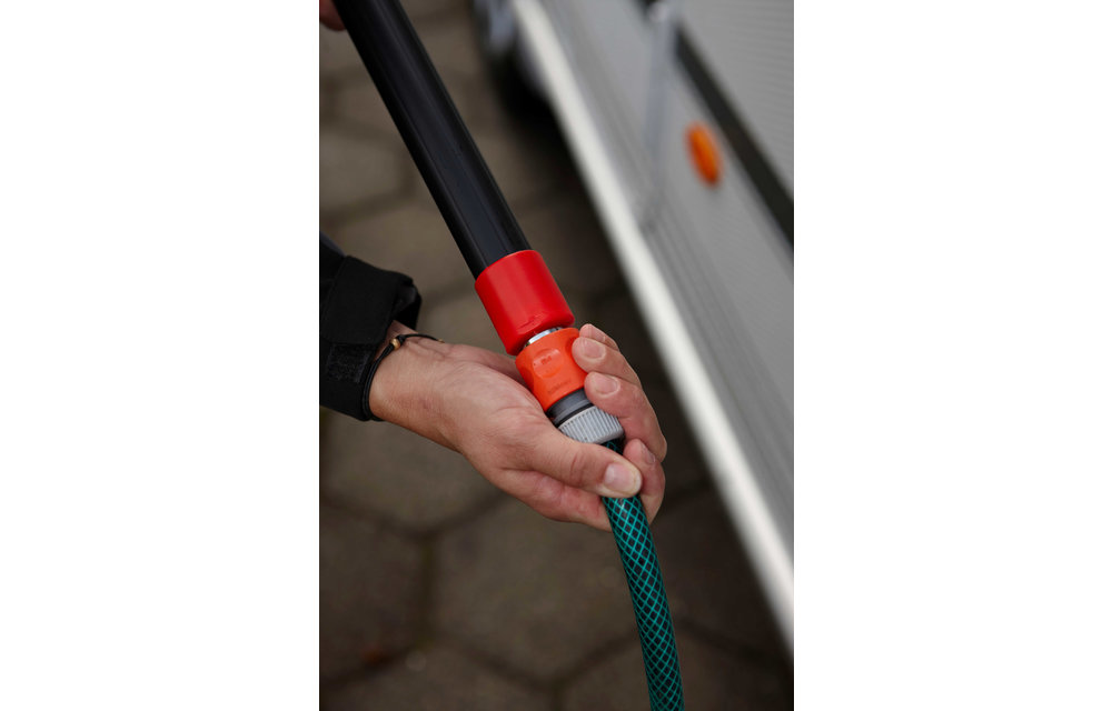 Vikan Teleskopstiel m. Wasserdurchlauf, Klick, Alu (C), 1060 - 1600 mm, Ø32 mm, Schwarz