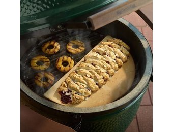 Big Green Egg ® Half Moon Baking Stone