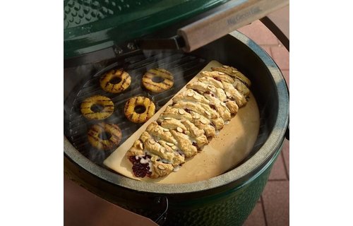 Big Green Egg ® Half Moon Baking Stone