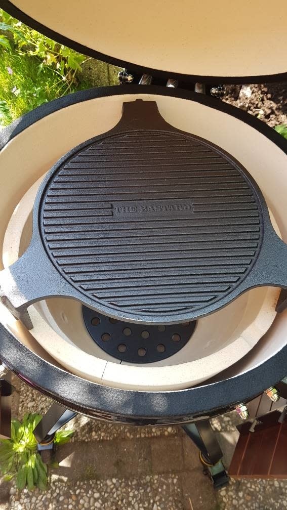 The Bastard Gietijzeren plate setter of cast iron convector