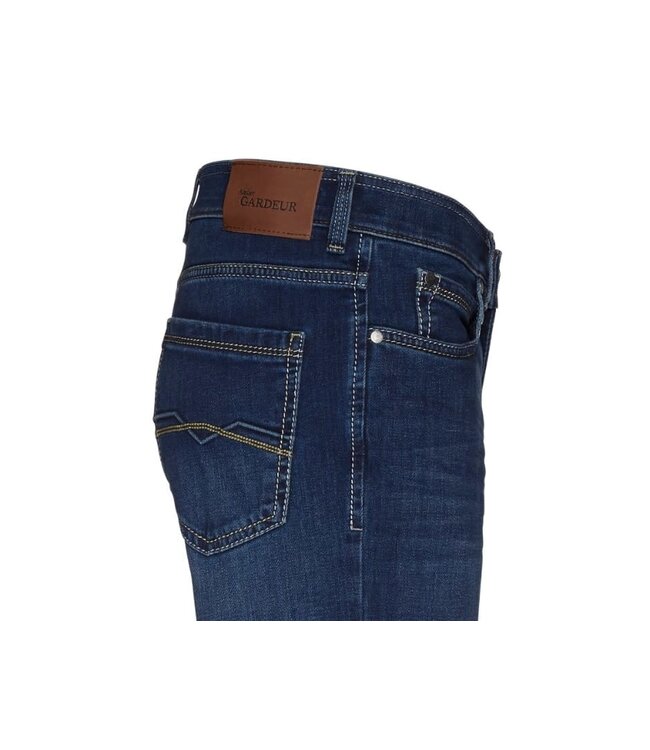 Batu-2 modern fit jeans middenblauw 71001-068