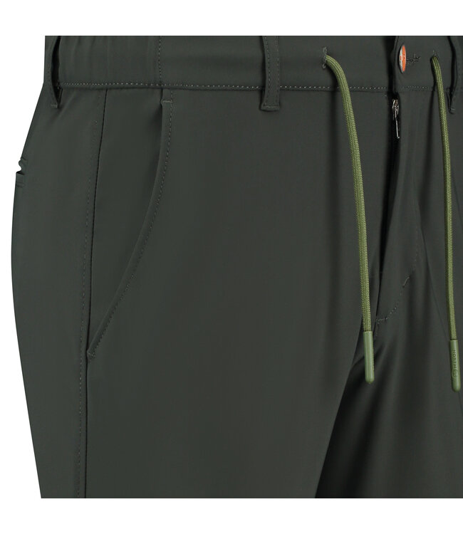 slim fit travel chino groen